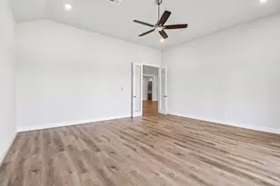 15906 Iris Mdw Dr, Conroe, TX 77302 - Photo 14
