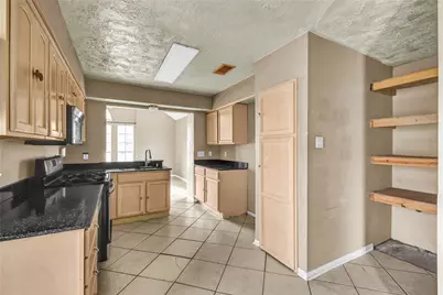 3 Chuckwagon Court, Angleton, TX 77515 - Photo 12