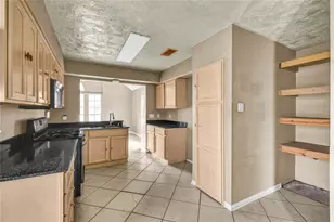 3 Chuckwagon Ct, Angleton, TX 77515 - Photo 12