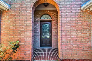 9927 Glenkirk Dr, Houston, TX 77089 - Photo 4