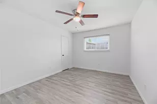 12211 Pine Knoll Dr, Houston, TX 77099 - Photo 22