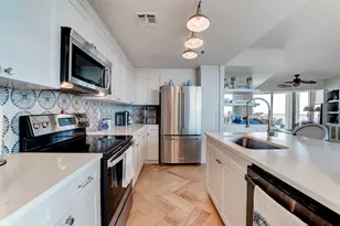 801 E Beach Dr, Galveston, TX 77550 - Photo 6