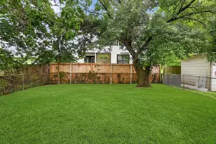 1315 E 33rd St, Houston, TX 77022 - Photo 32