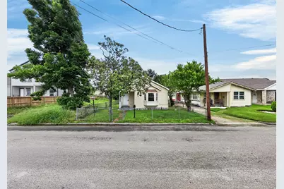 1315 E 33rd Street, Houston, TX 77022 - Photo 2