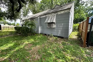 2015 Des Jardines St, Houston, TX 77023 - Photo 8