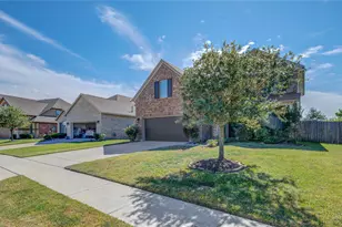 12902 Oak Fls Dr, Pearland, TX 77584 - Photo 2