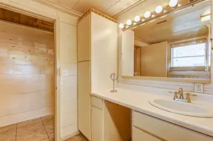 1712 Hwy 87, Crystal Beach, TX 77650 - Photo 24