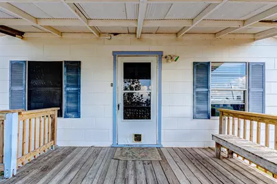 1712 Hwy 87, Crystal Beach, TX 77650 - Photo 32