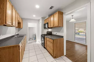 6619 Maybank Dr, Houston, TX 77055 - Photo 8