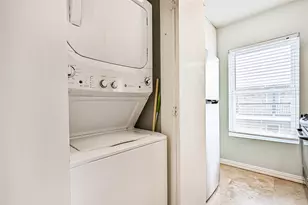 402 Post Office, Galveston, TX 77550 - Photo 18