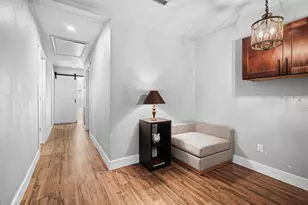 101 W Larkspur Dr, Hillcrest Village, TX 77511 - Photo 8