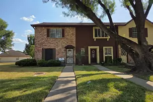12177 Sharpview Dr, Houston, TX 77072 - Photo 2
