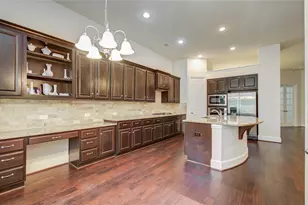 10202 S Goshawk Trl, Conroe, TX 77385 - Photo 14