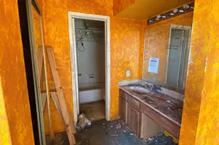 10555 Turtlewood Ct, Houston, TX 77072 - Photo 6