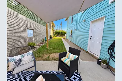 4417 Avenue O 1/2, Galveston, TX 77550 - Photo 4