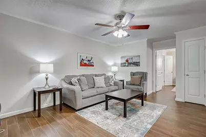 4727 W Alabama Street W #2201, Houston, TX 77027 - Photo 2