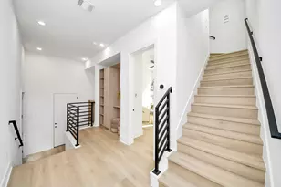 1601 W 25th St, Houston, TX 77008 - Photo 8