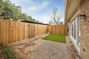 13050 Trail Hollow Dr, Houston, TX 77079 - Photo 30