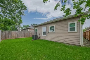 7981 St Louis St, Houston, TX 77028 - Photo 40