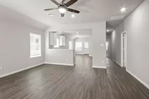 13773 Sunshine Peak Dr, Willis, TX 77318 - Photo 4