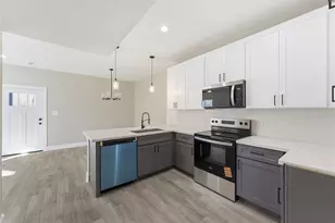 9722 Tuffly St, Houston, TX 77029 - Photo 4