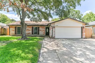 9902 Wren St, La Porte, TX 77571 - Photo 32