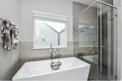 2010 Saint Charles Street, Houston, TX 77003 - Photo 6