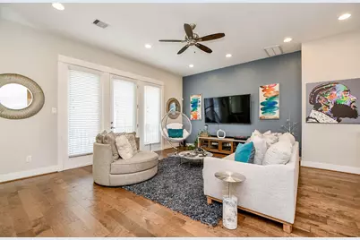 2010 Saint Charles Street, Houston, TX 77003 - Photo 8