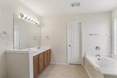 15018 Sugar Peak Drive, Sugar Land, TX 77498 - Photo 6