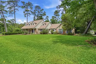 587 Melmont St, Conroe, TX 77302 - Photo 4