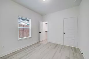 4002 Elmwood St, Houston, TX 77051 - Photo 6