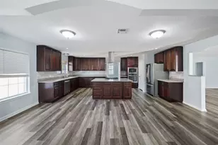 5107 Whittier Oaks Dr, Friendswood, TX 77546 - Photo 1