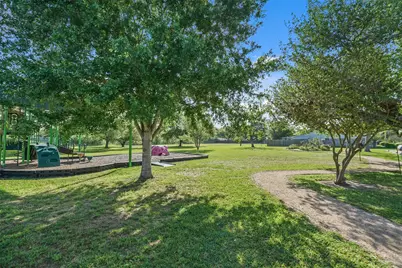 5107 Whittier Oaks Drive, Friendswood, TX 77546 - Photo 46