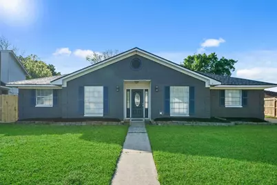 5107 Whittier Oaks Drive, Friendswood, TX 77546 - Photo 2