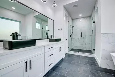 1913 Hoskins Drive #B, Houston, TX 77080 - Photo 4