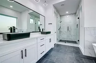 1913 Hoskins Dr, Houston, TX 77080 - Photo 4