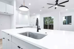319 N Nagle St, Houston, TX 77003 - Photo 26