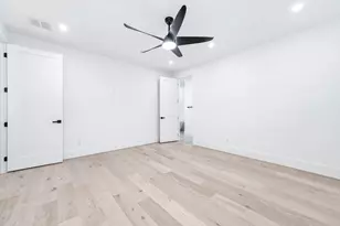 319 N Nagle St, Houston, TX 77003 - Photo 36