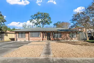 4614 Merwin St, Houston, TX 77027 - Photo 2