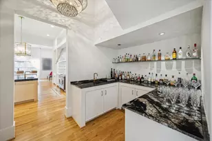 22 E Shady Ln, Houston, TX 77063 - Photo 18