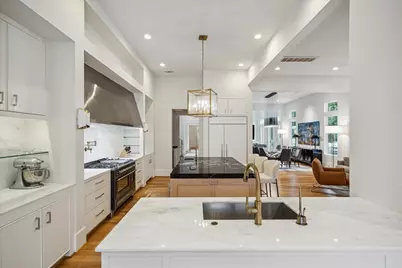 22 E Shady Lane #E, Houston, TX 77063 - Photo 16