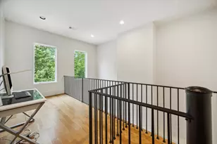 22 E Shady Ln, Houston, TX 77063 - Photo 20