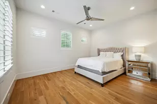 22 E Shady Ln, Houston, TX 77063 - Photo 34