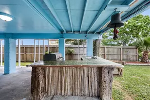 7210 Beau Terre St, Hitchcock, TX 77563 - Photo 14