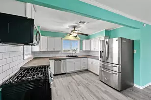 7210 Beau Terre St, Hitchcock, TX 77563 - Photo 16