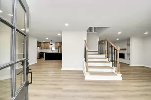 10806 Olympia Dr, Houston, TX 77042 - Photo 2