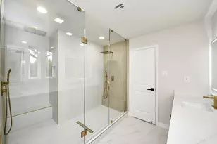 10806 Olympia Dr, Houston, TX 77042 - Photo 40