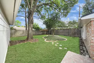 10806 Olympia Dr, Houston, TX 77042 - Photo 46