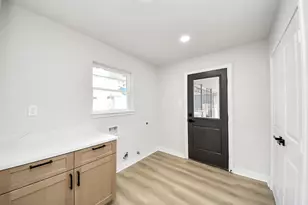 10806 Olympia Dr, Houston, TX 77042 - Photo 20