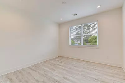 2704 Oakwood Crest Lane, Houston, TX 77018 - Photo 16